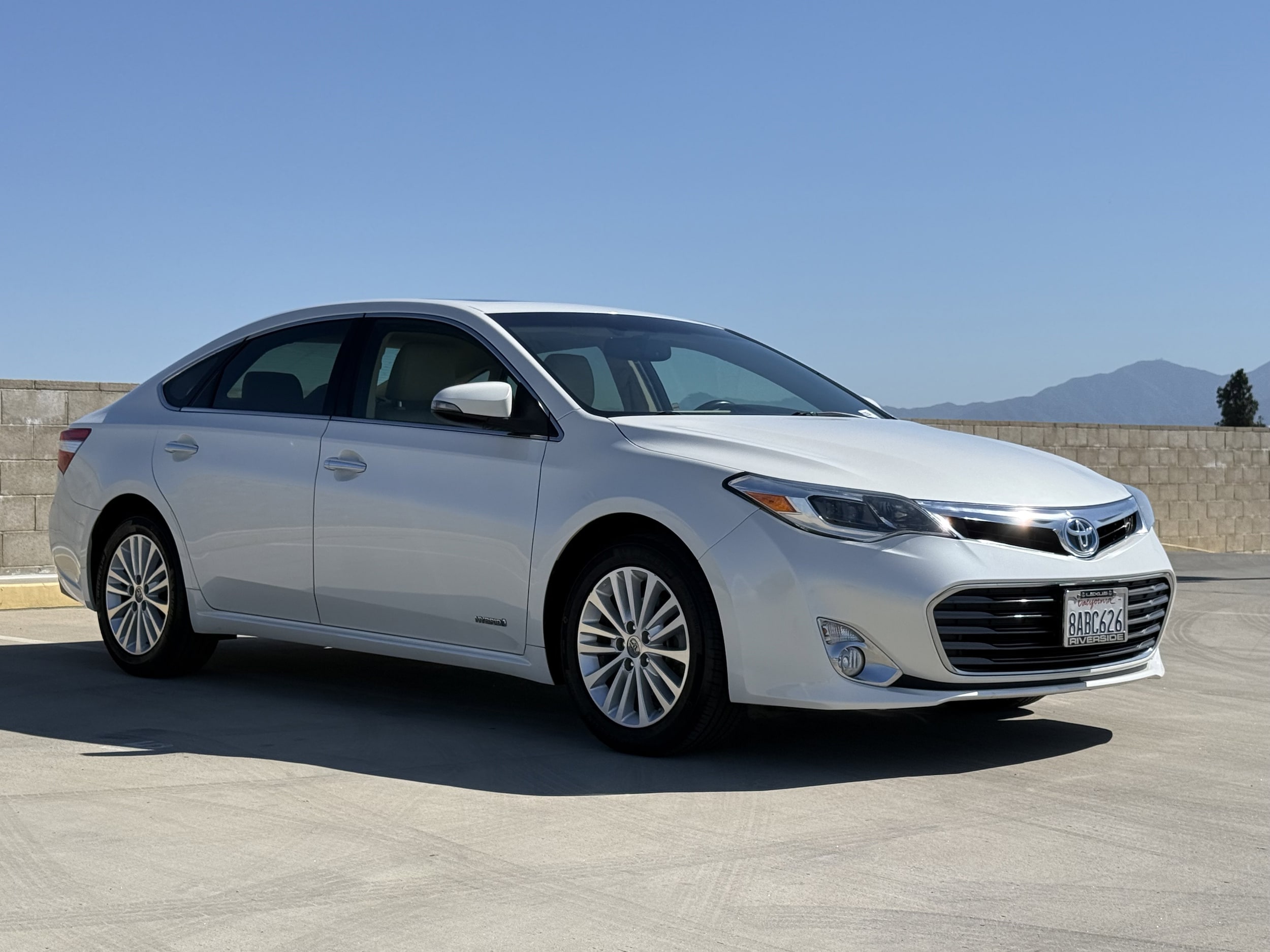 Used 2014 Toyota Avalon XLE Touring Hybrid with VIN 4T1BD1EB4EU029395 for sale in Riverside, CA