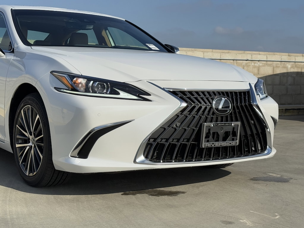 New 2025 Lexus ES 350 SEDAN