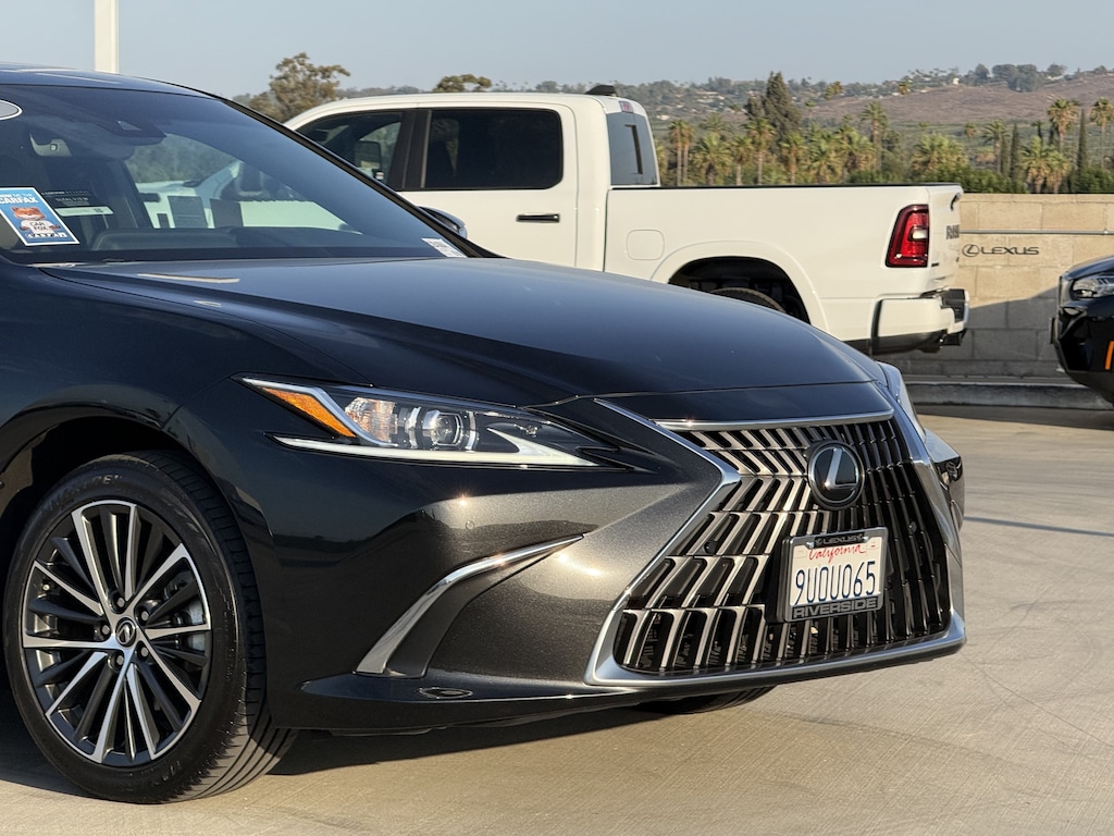 Certified 2025 Lexus ES 300h Base Sedan