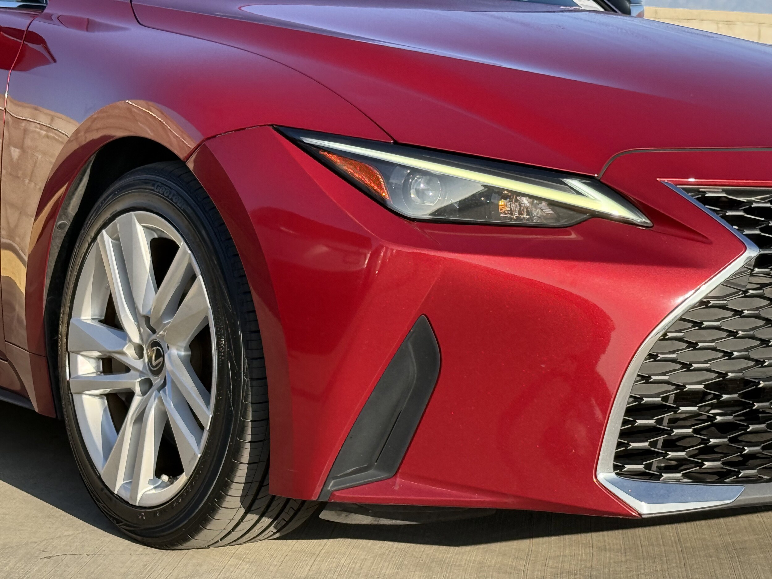 2022 Lexus IS 300 photo 4