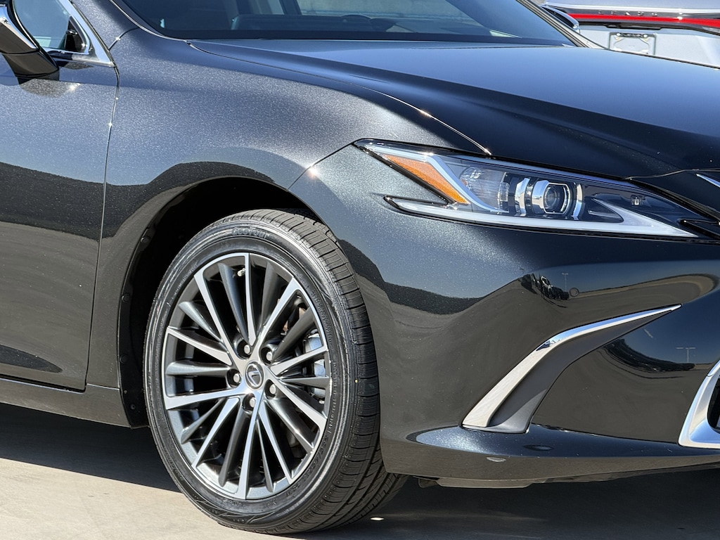 Certified 2025 Lexus ES 300h Base Sedan