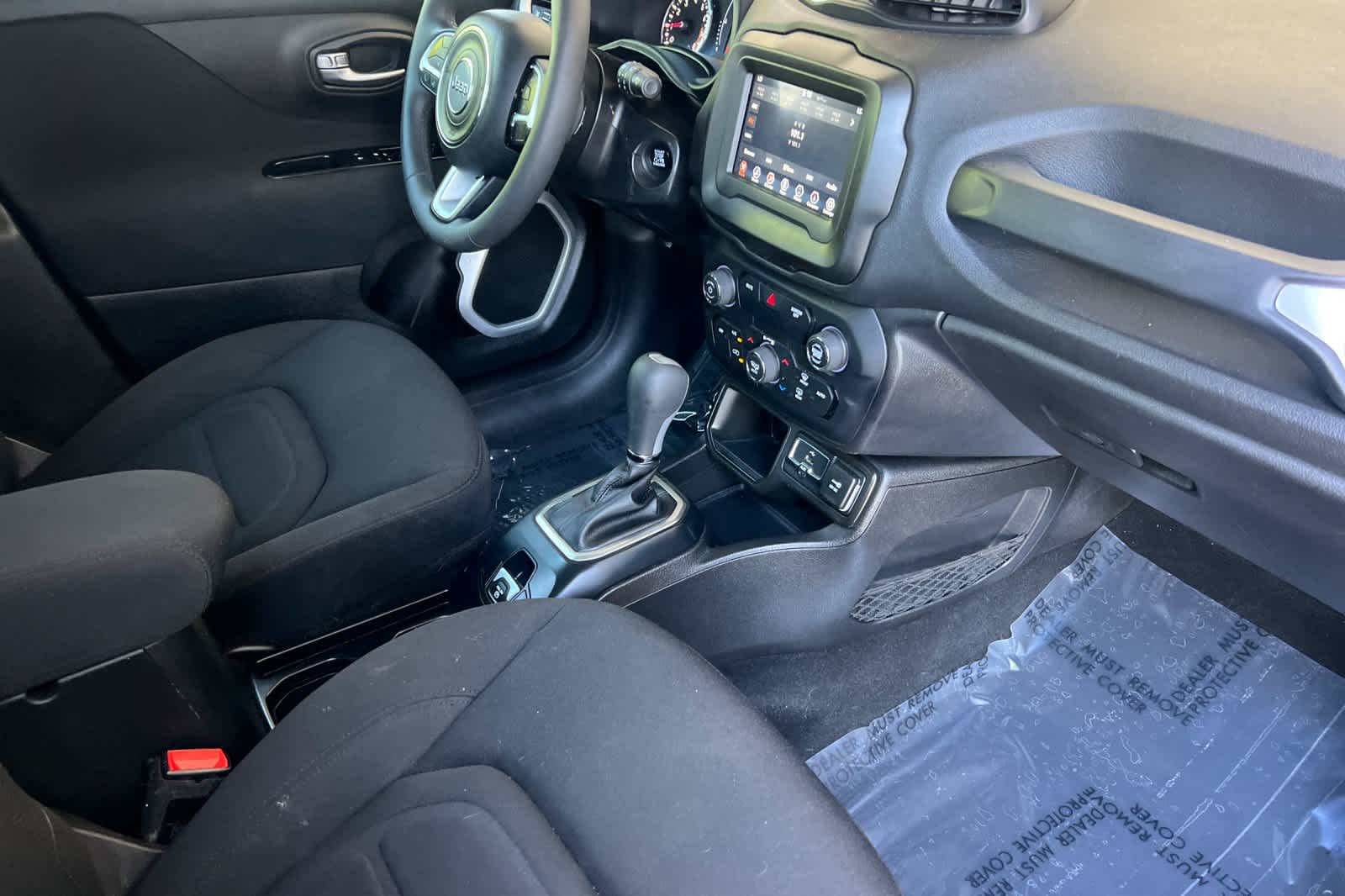Thumbnail: 2018 Jeep Renegade - 15