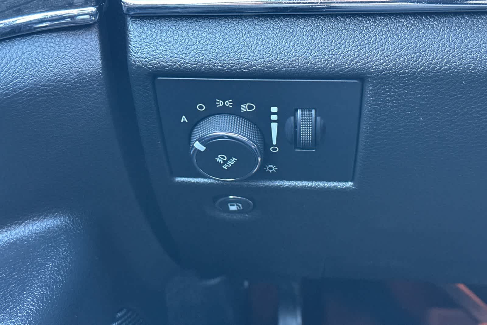 Thumbnail: 2017 Jeep Grand Cherokee - 31