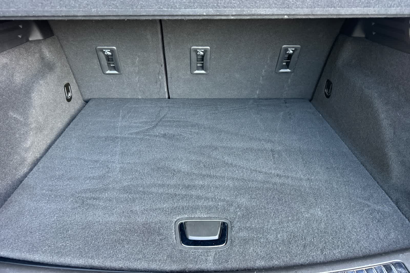 Thumbnail: 2024 Cadillac XT4 - 16