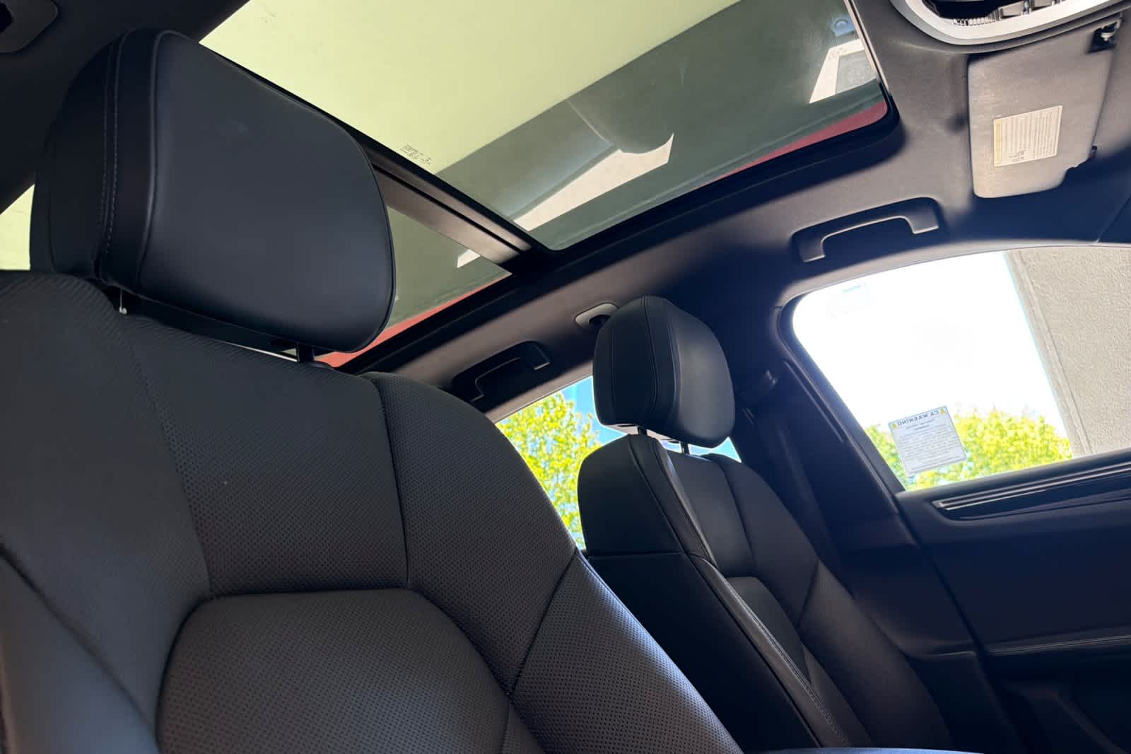 Thumbnail: 2022 Porsche Macan - 16
