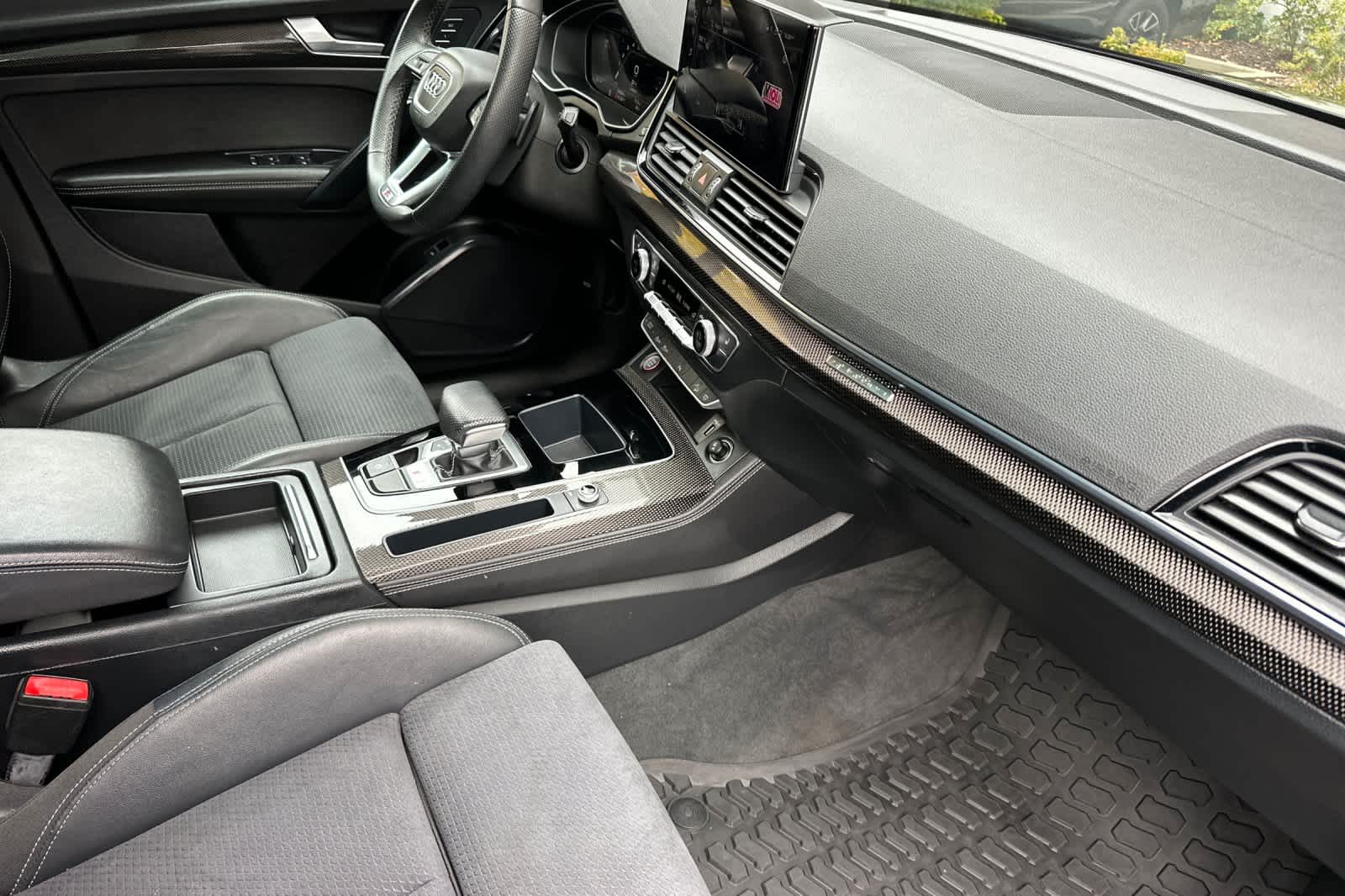 Thumbnail: 2022 Audi SQ5 - 16