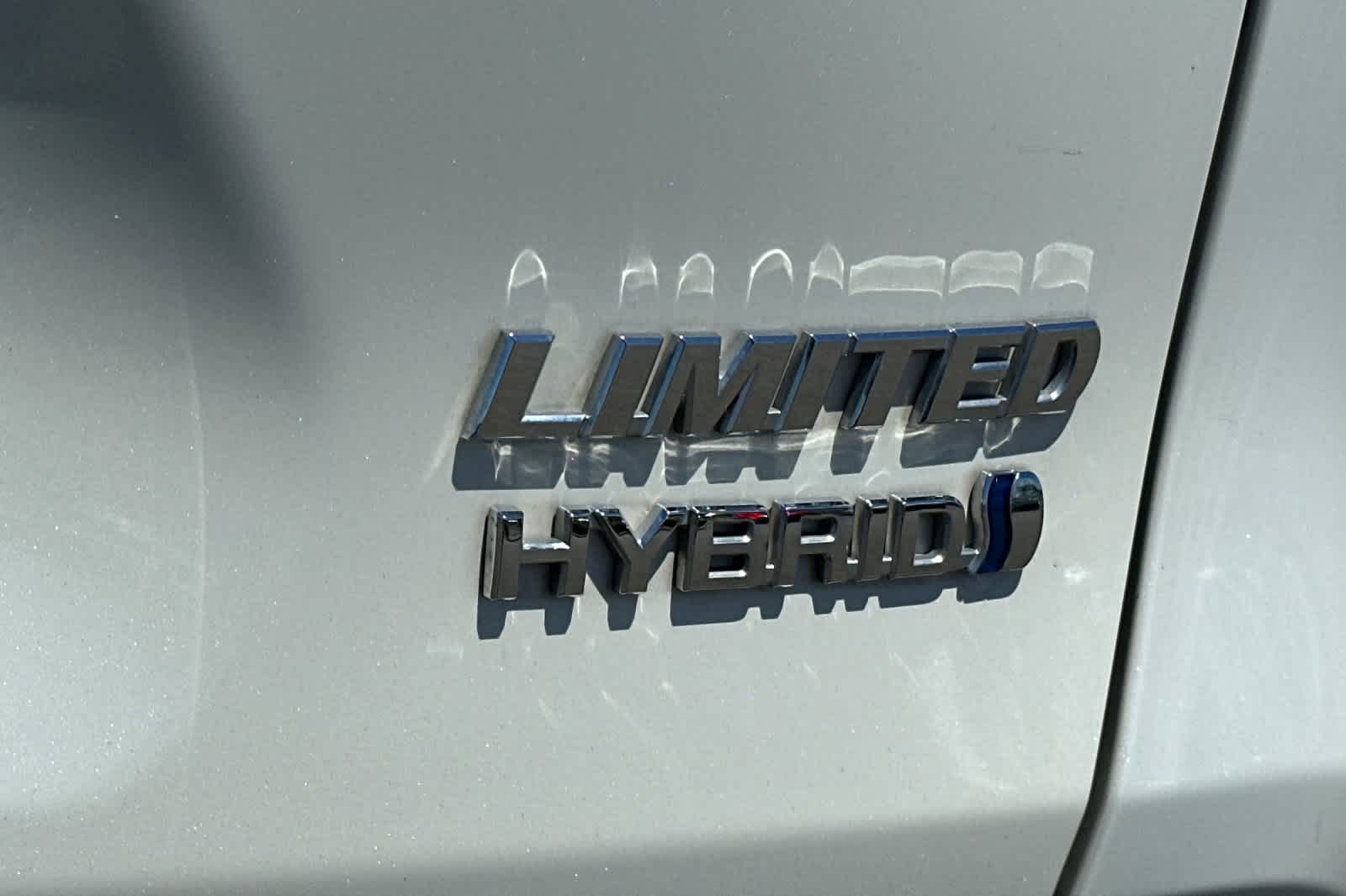 Thumbnail: 2020 Toyota RAV4 - 32
