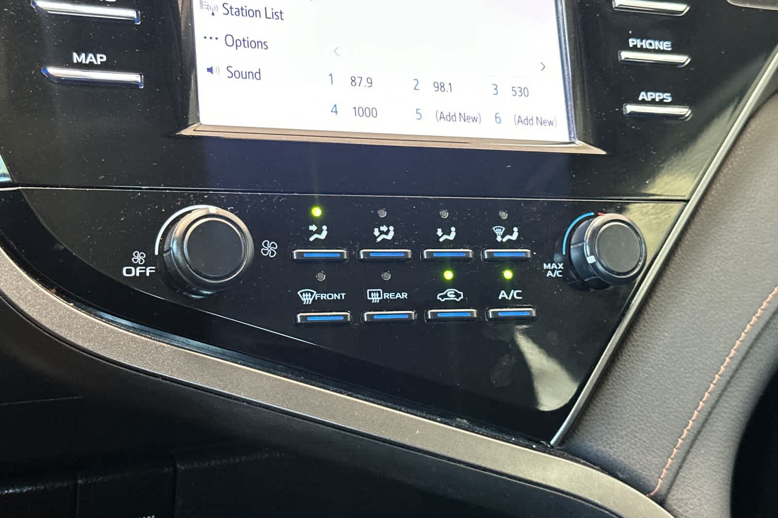 2019 Toyota Camry LE 20