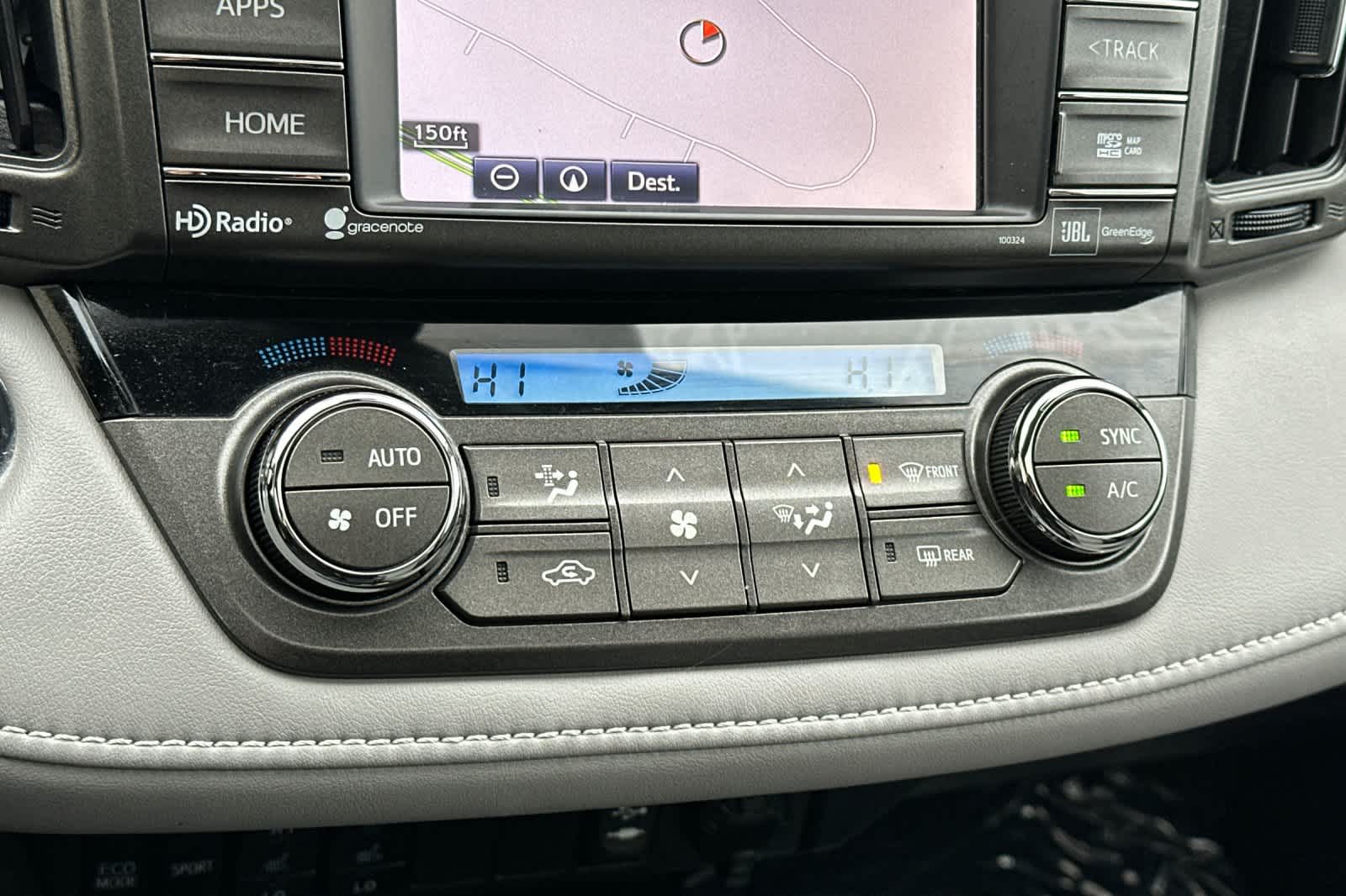 Thumbnail: 2015 Toyota RAV4 - 22