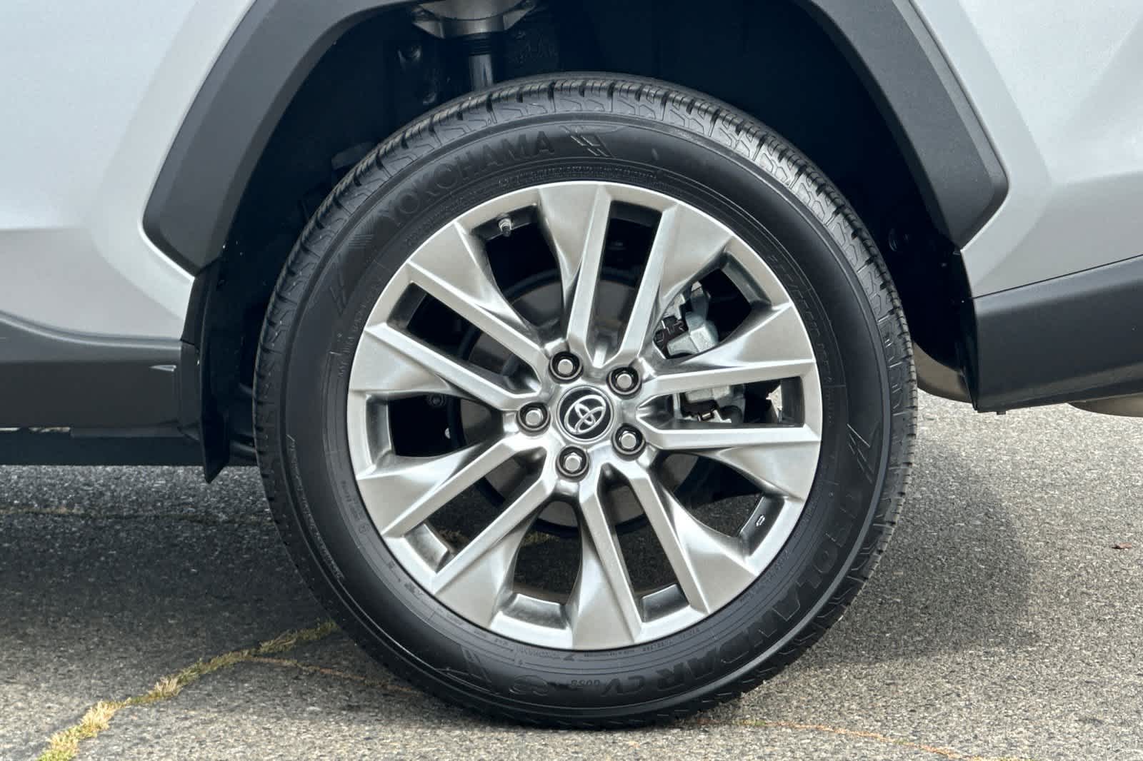 Thumbnail: 2019 Toyota RAV4 - 32