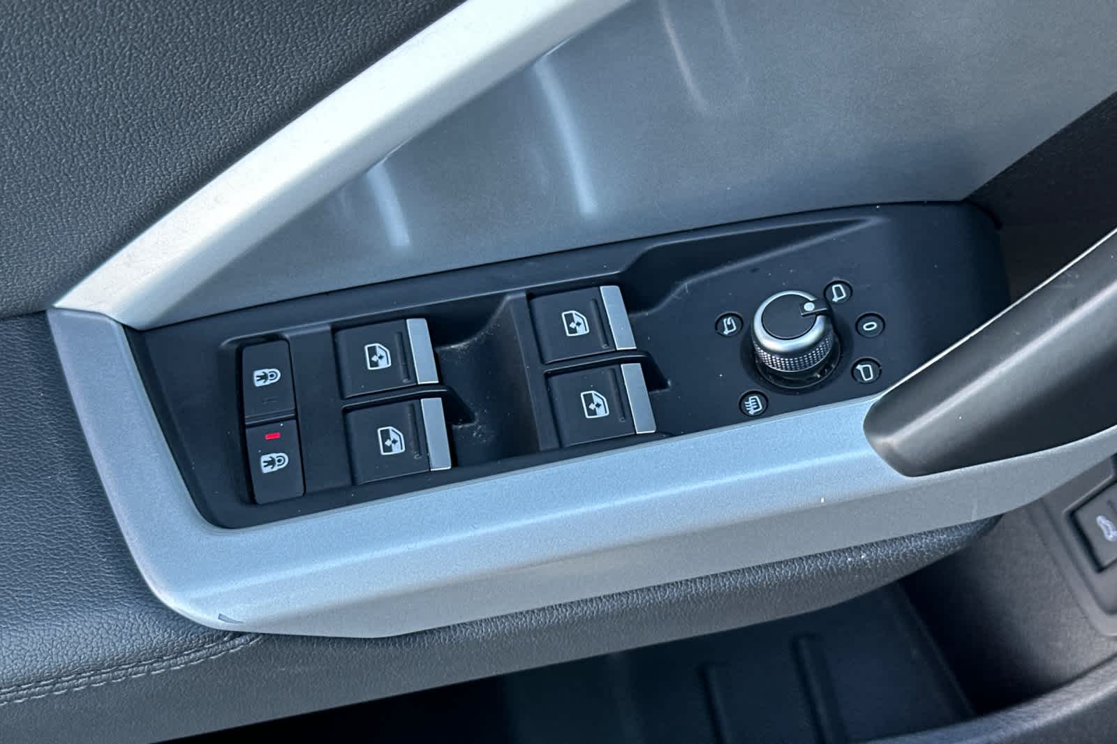 Thumbnail: 2023 Audi Q3 - 13