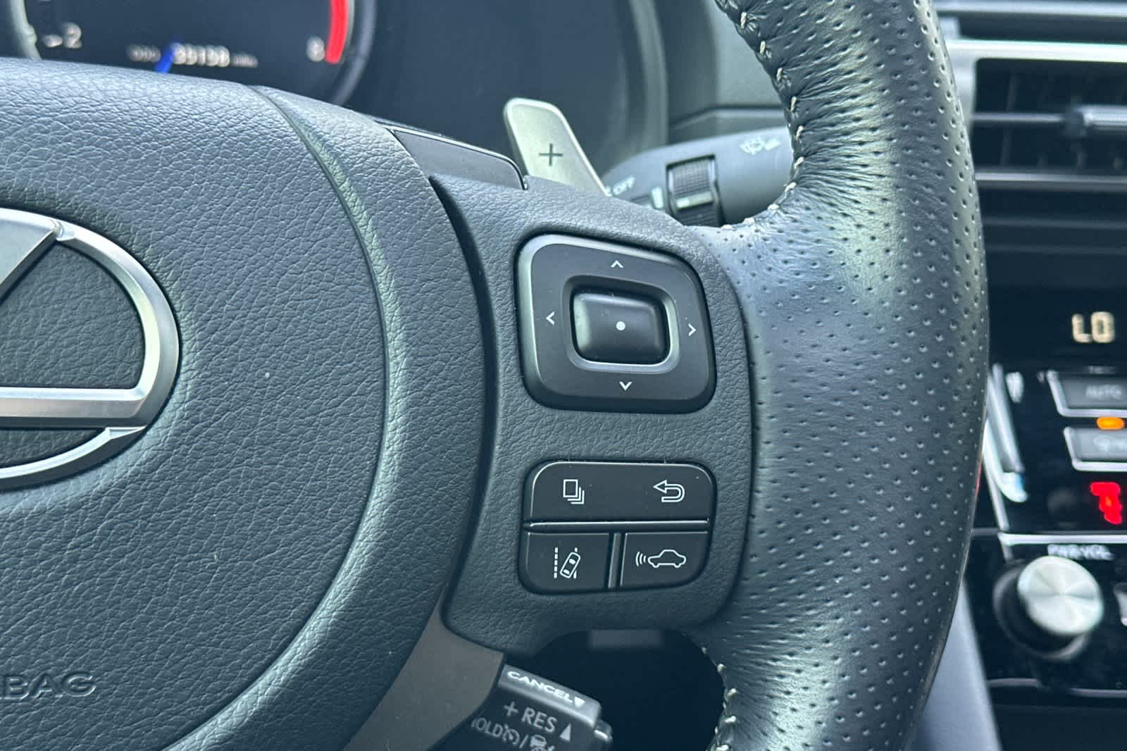 Thumbnail: 2022 Lexus IS - 27