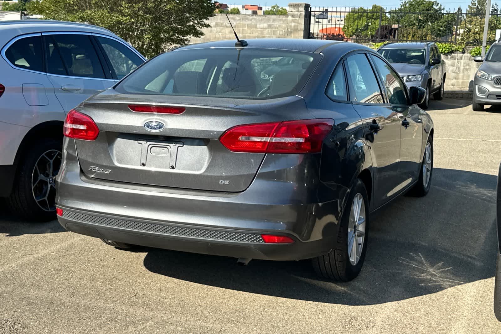 2018 Ford Focus SE 2