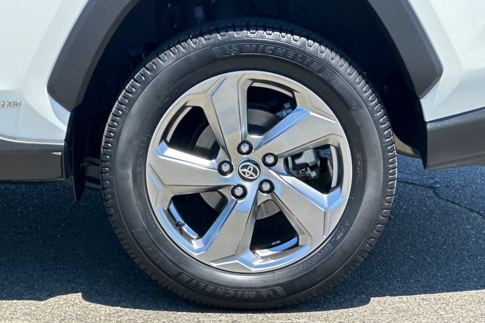 Thumbnail: 2020 Toyota RAV4 - 31