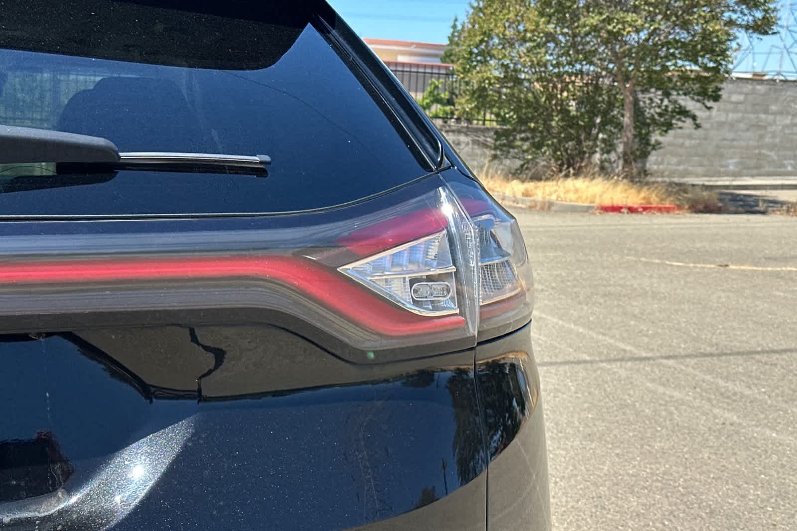Thumbnail: 2015 Ford Edge - 17