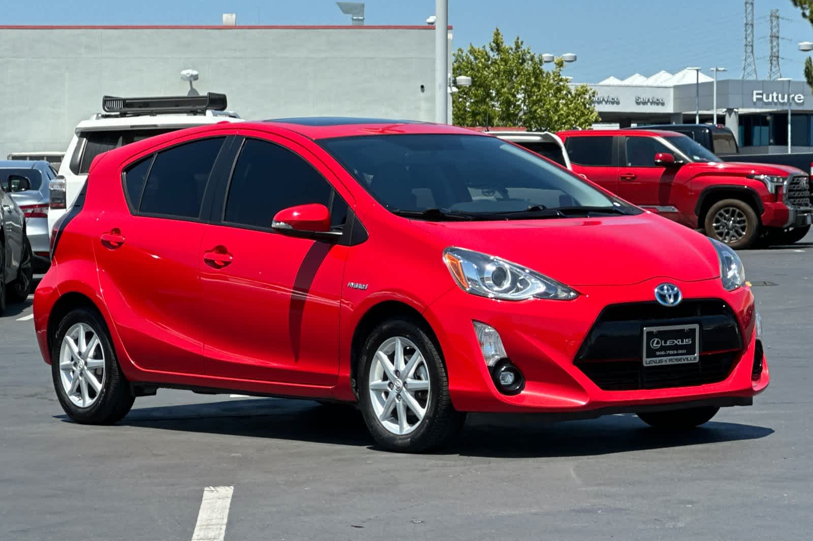 Thumbnail: 2015 Toyota Prius c - 5