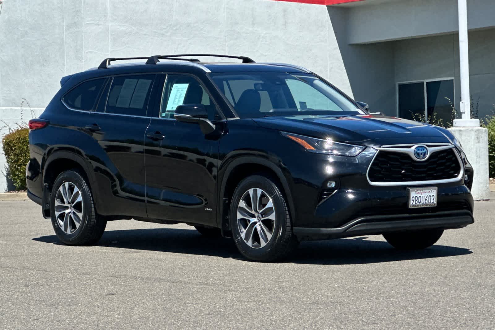 Thumbnail: 2022 Toyota Highlander - 4