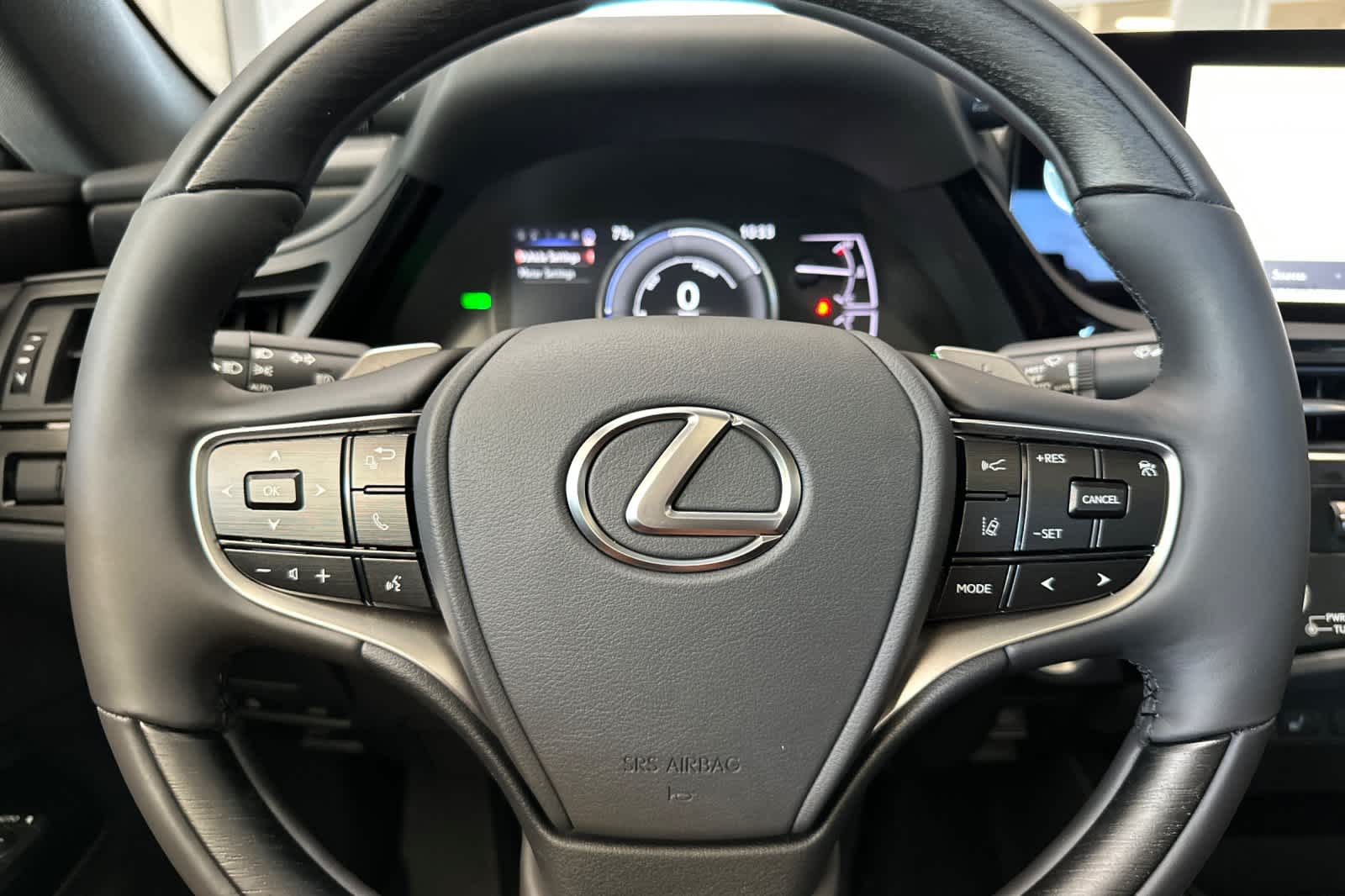 Thumbnail: 2025 Lexus ES - 25