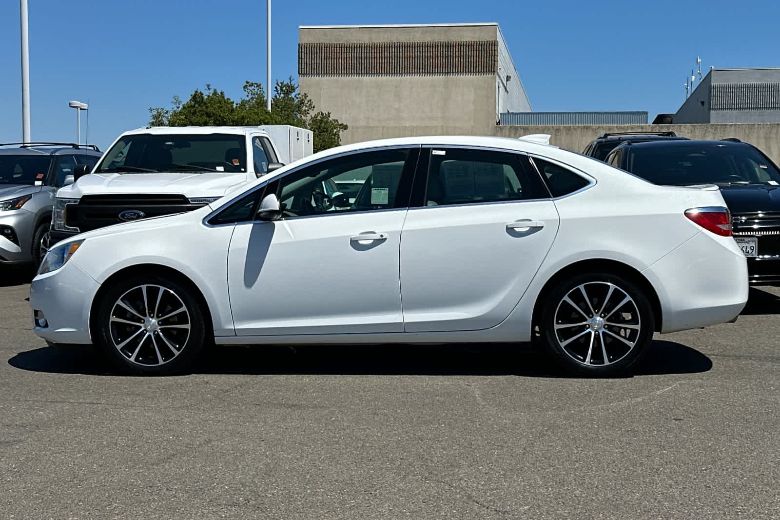 Thumbnail: 2017 Buick Verano - 9