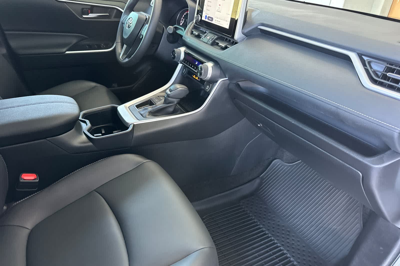 Thumbnail: 2024 Toyota RAV4 - 16