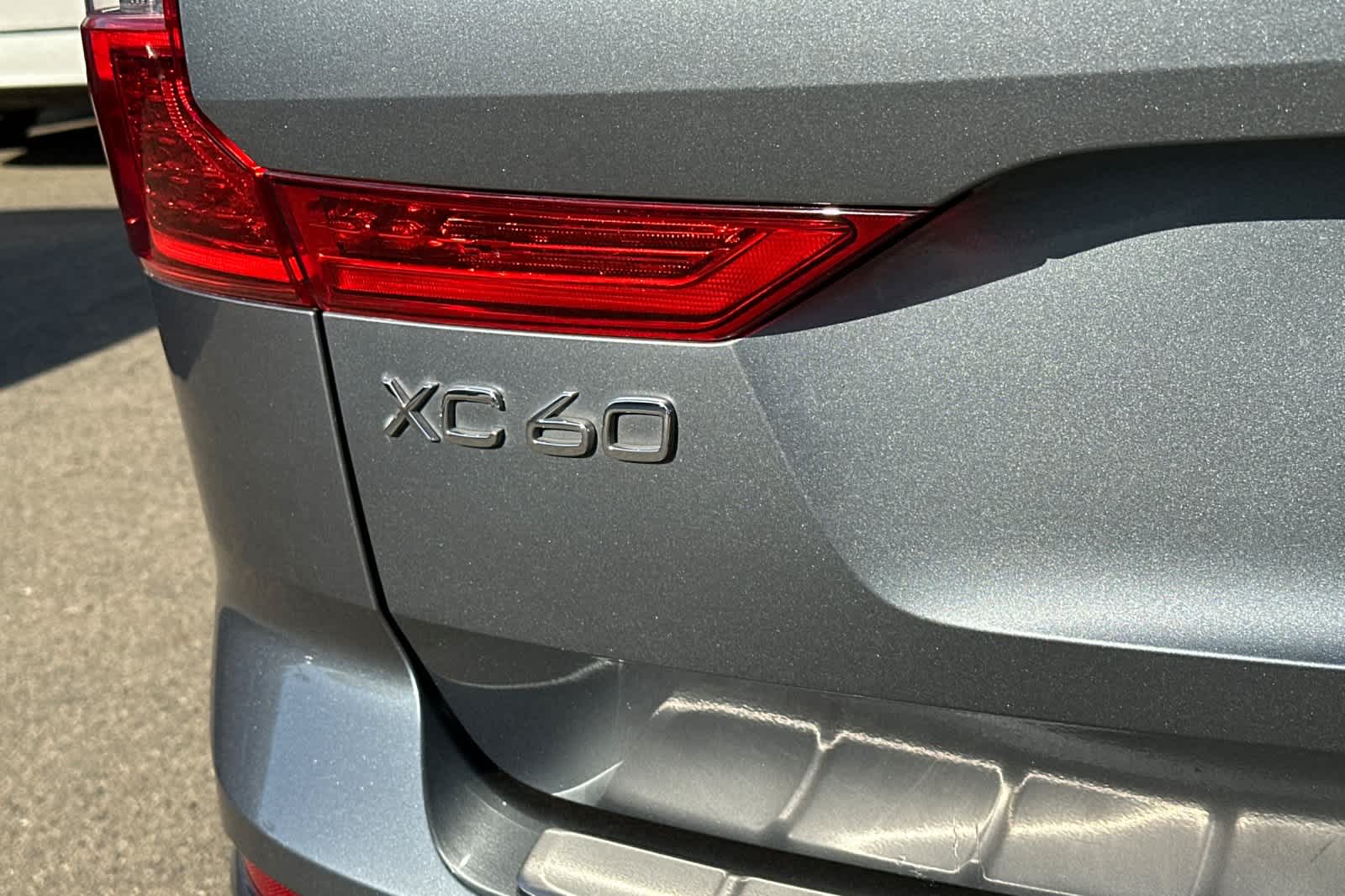 Thumbnail: 2018 Volvo XC60 - 6