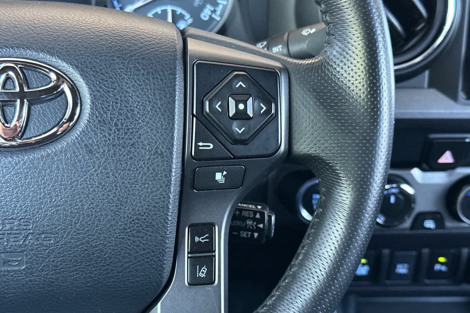 Thumbnail: 2019 Toyota Tacoma - 27
