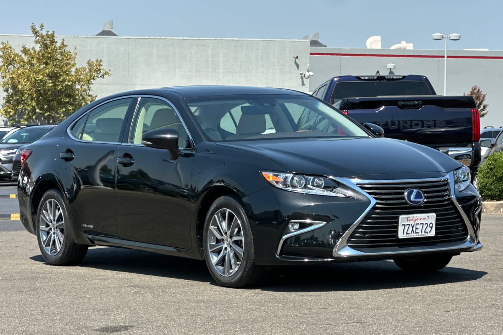 Thumbnail: 2017 Lexus ES - 5