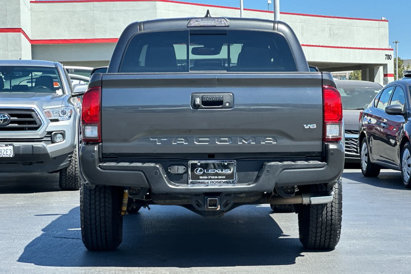 Thumbnail: 2019 Toyota Tacoma - 8