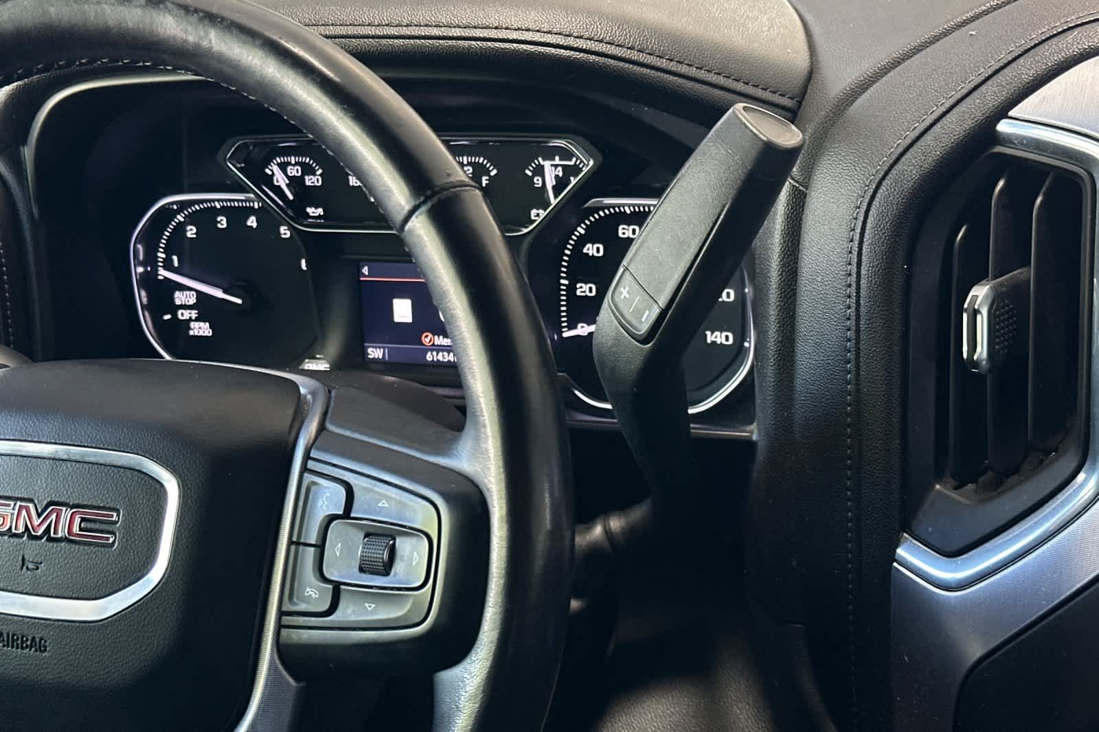 2021 GMC Sierra 1500 SLT 23