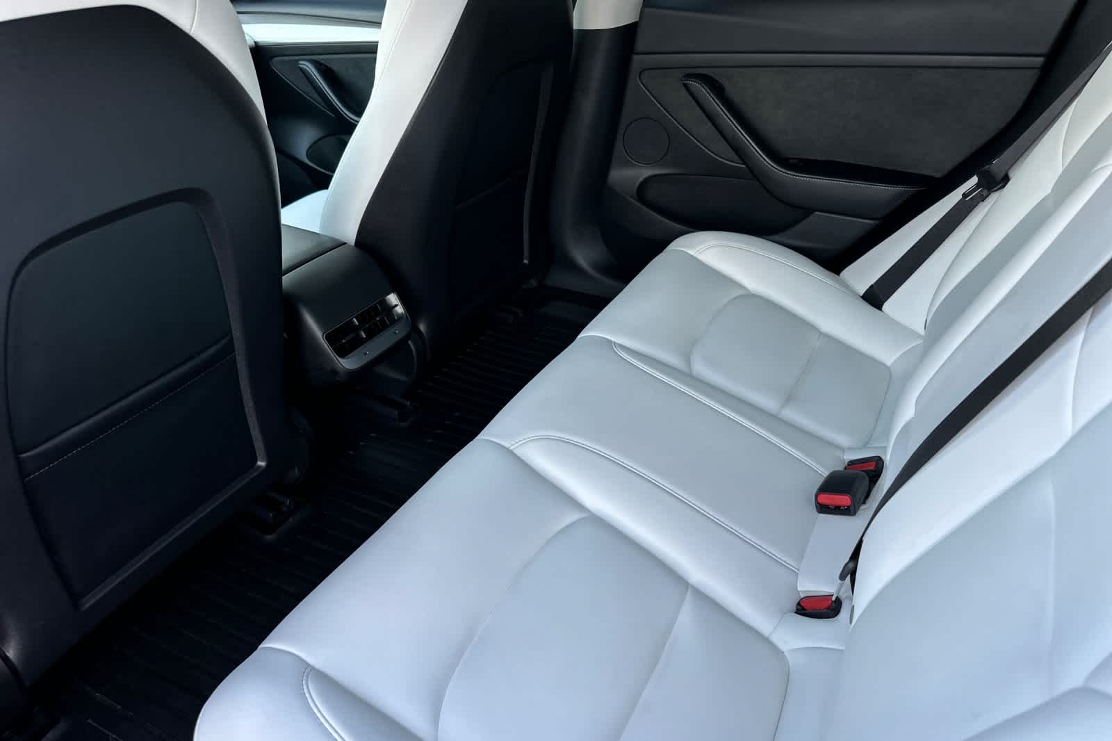 Thumbnail: 2021 Tesla Model 3 - 4