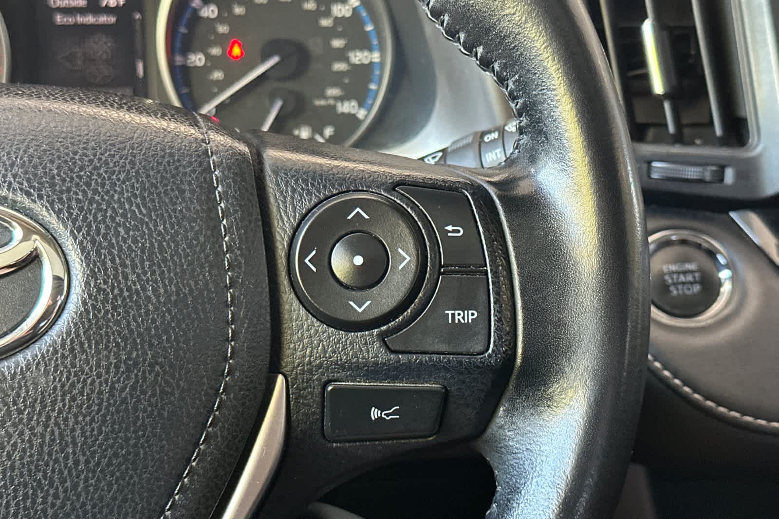 Thumbnail: 2018 Toyota RAV4 - 26