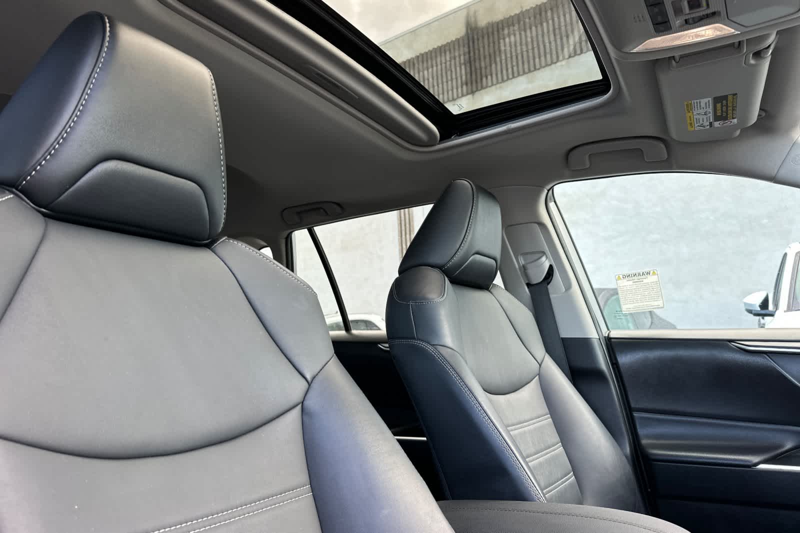 Thumbnail: 2022 Toyota RAV4 - 18