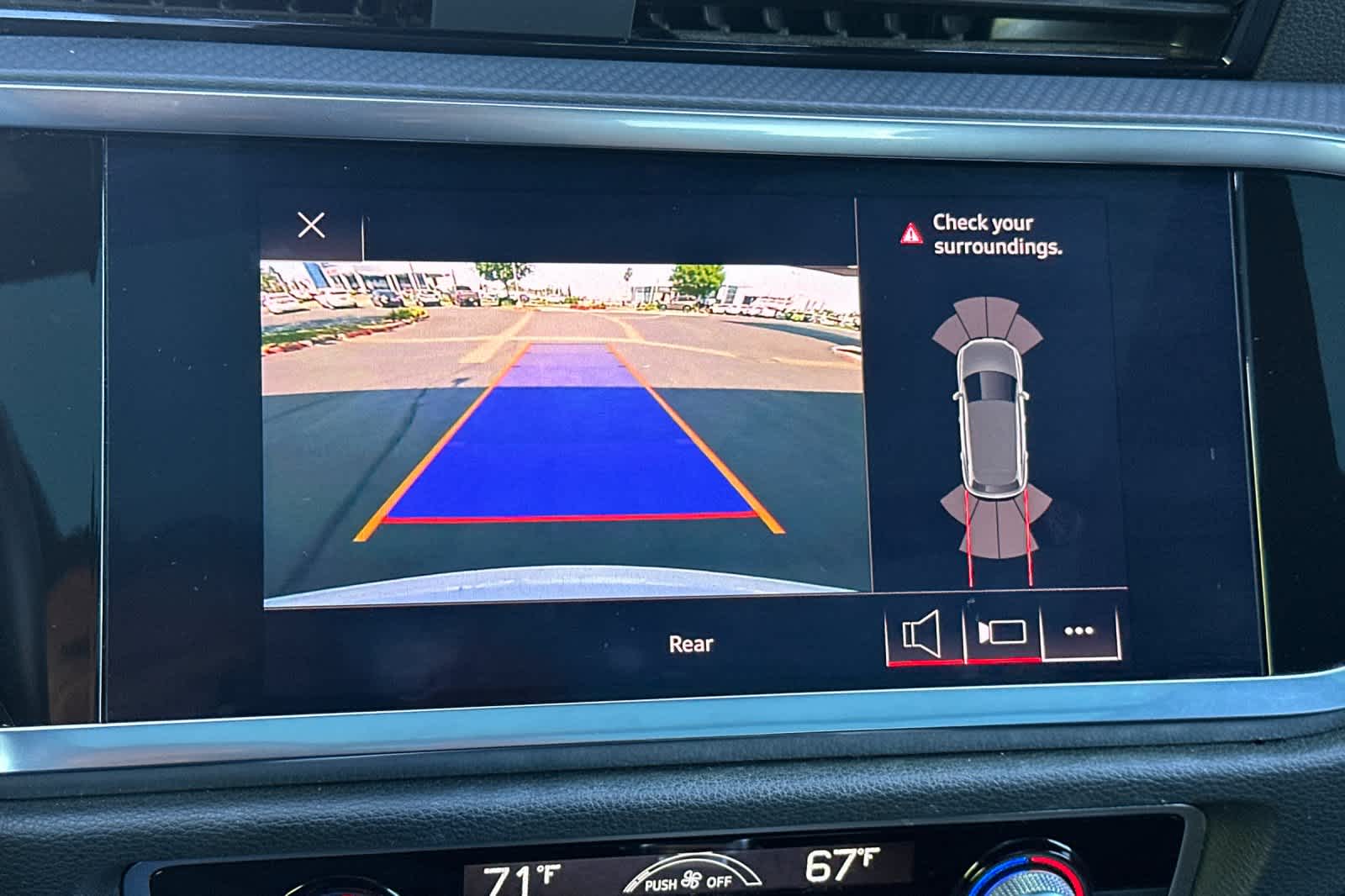 Thumbnail: 2020 Audi Q3 - 21