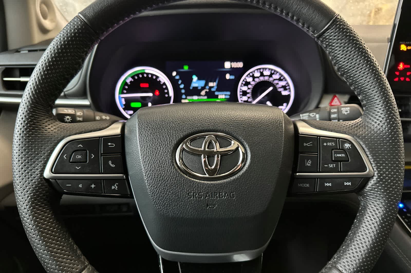 Thumbnail: 2022 Toyota Sienna - 26