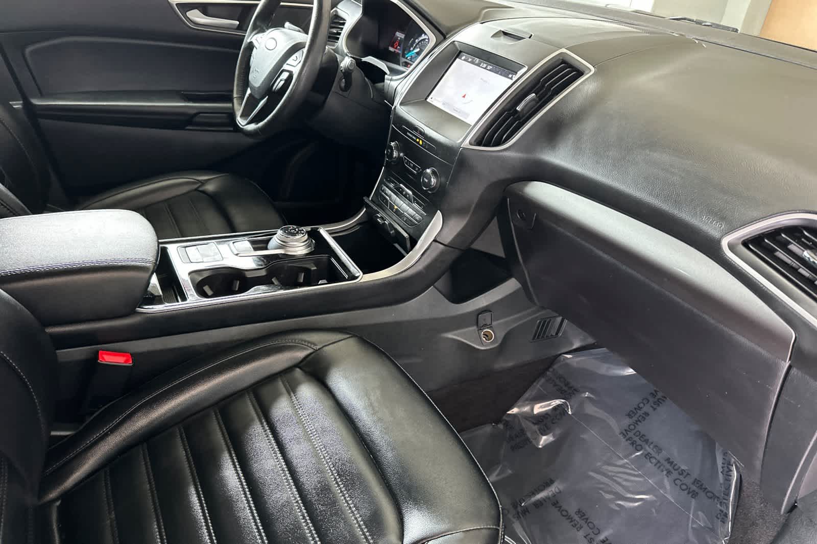 Thumbnail: 2019 Ford Edge - 17