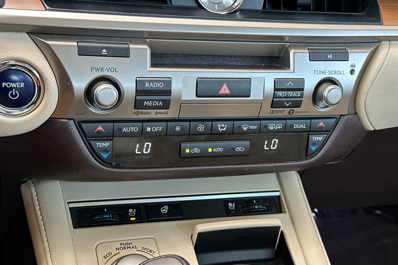 Thumbnail: 2017 Lexus ES - 22