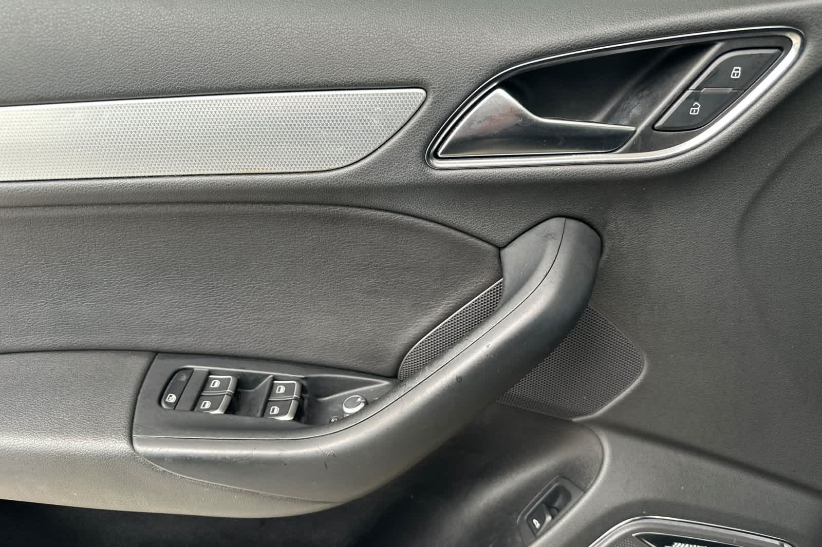 Thumbnail: 2015 Audi Q3 - 12