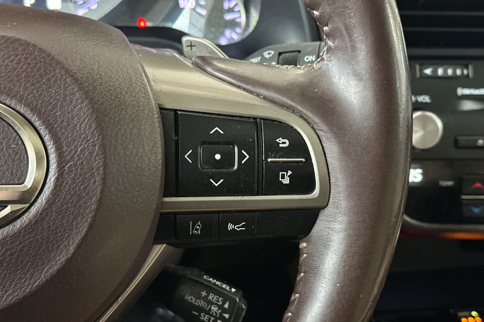 Thumbnail: 2020 Lexus RX - 28