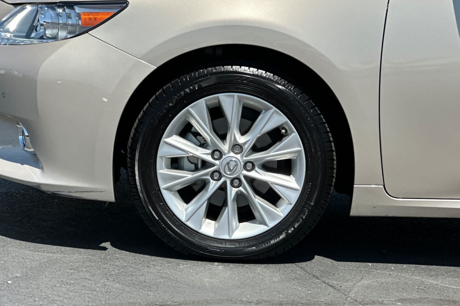 Thumbnail: 2014 Lexus ES - 31