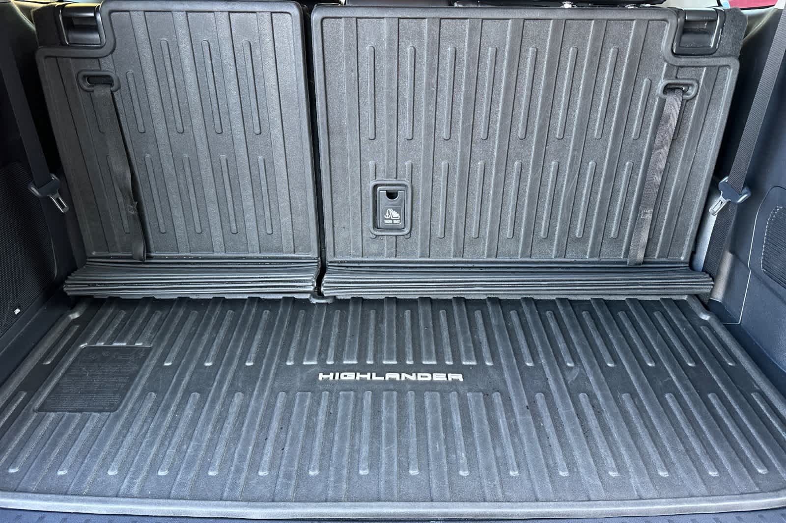 Thumbnail: 2021 Toyota Highlander - 16