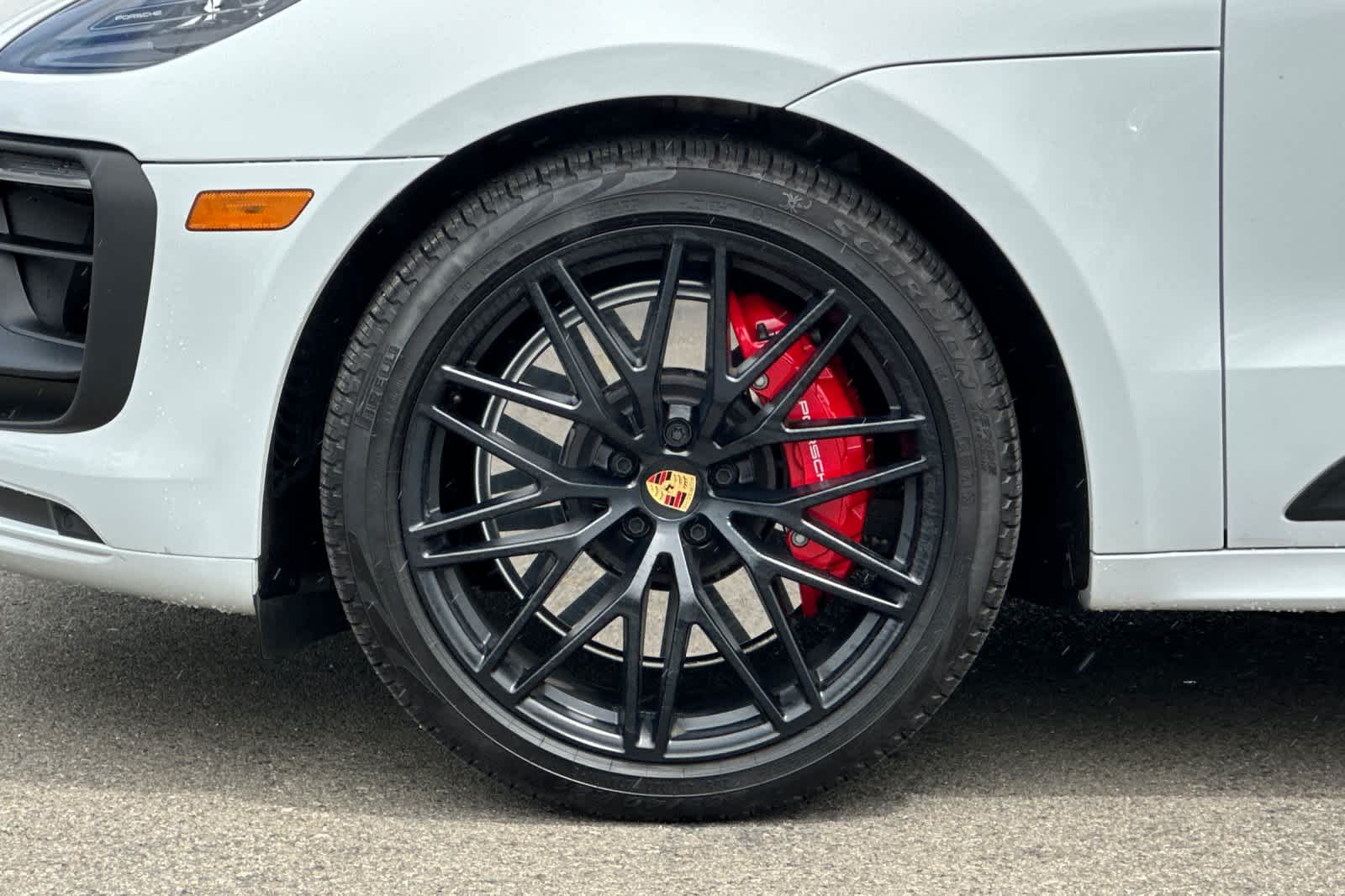 Thumbnail: 2023 Porsche Macan - 32