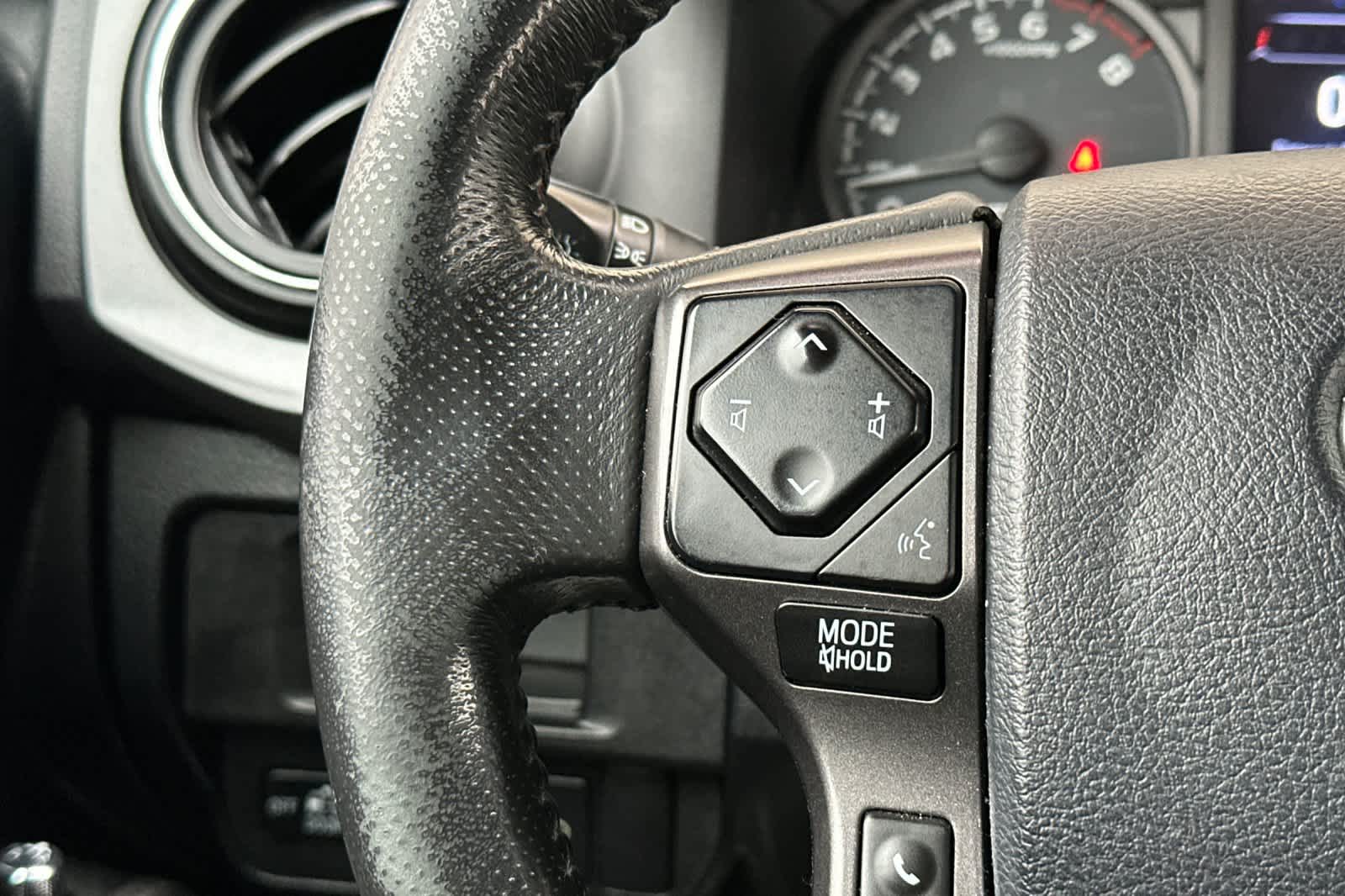 Thumbnail: 2018 Toyota Tacoma - 25