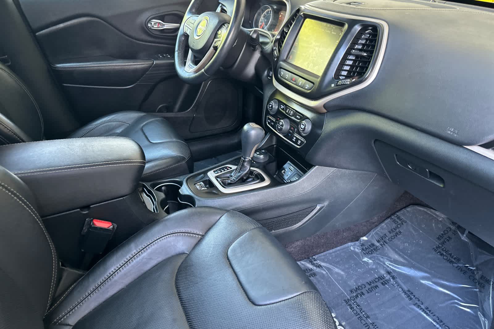Thumbnail: 2016 Jeep Cherokee - 16