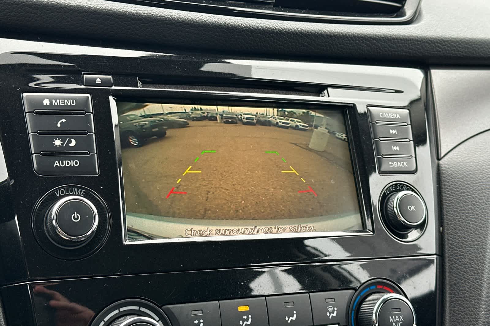 Thumbnail: 2022 Nissan Rogue Sport - 21