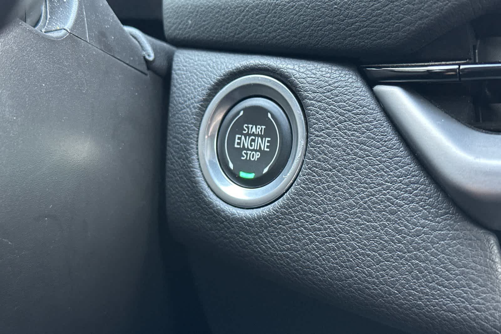 Thumbnail: 2024 Cadillac XT4 - 25