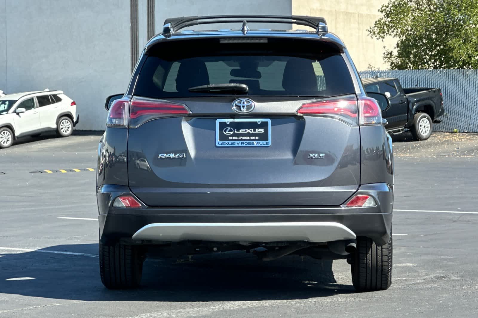 Thumbnail: 2018 Toyota RAV4 - 8