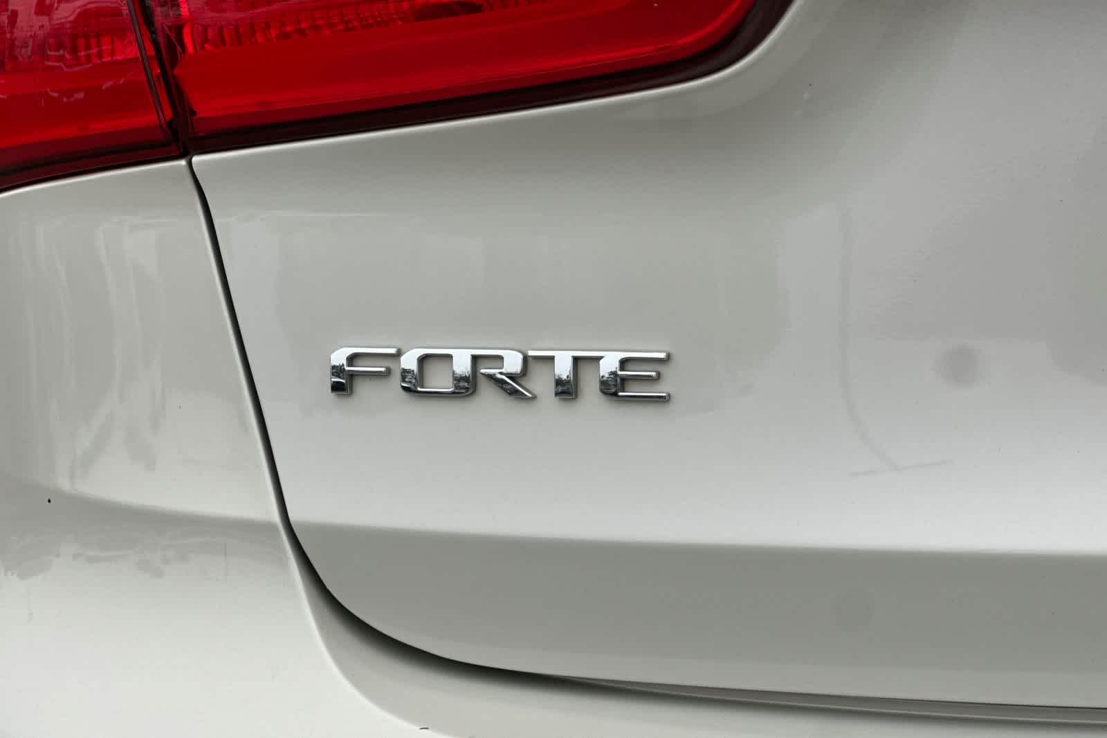 Thumbnail: 2015 Kia Forte - 28