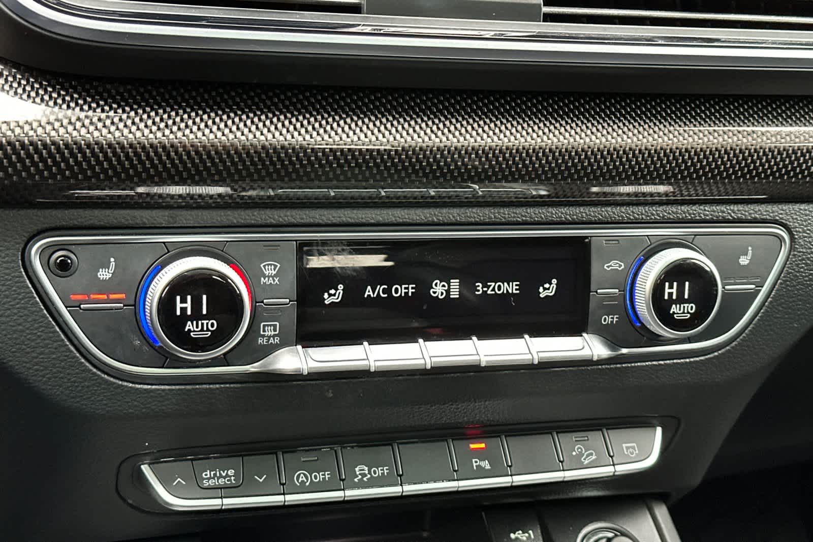 Thumbnail: 2022 Audi SQ5 - 21