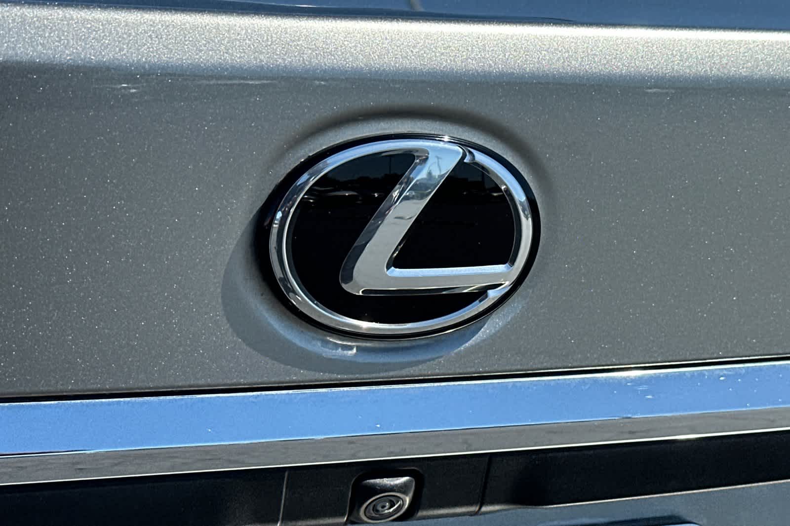 Thumbnail: 2020 Lexus ES - 31
