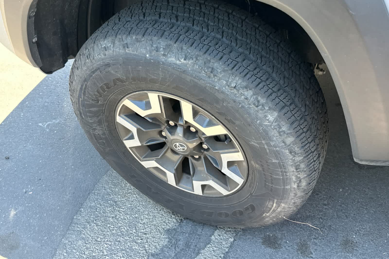 Thumbnail: 2021 Toyota Tacoma - 21